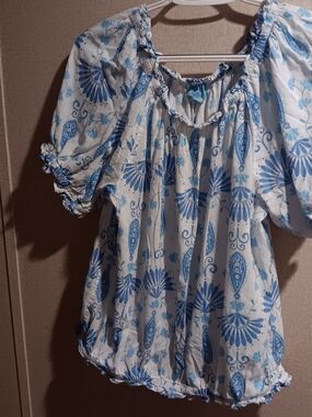 CeCe 🦄  White and Light Blue Floral Peasant Blouse
